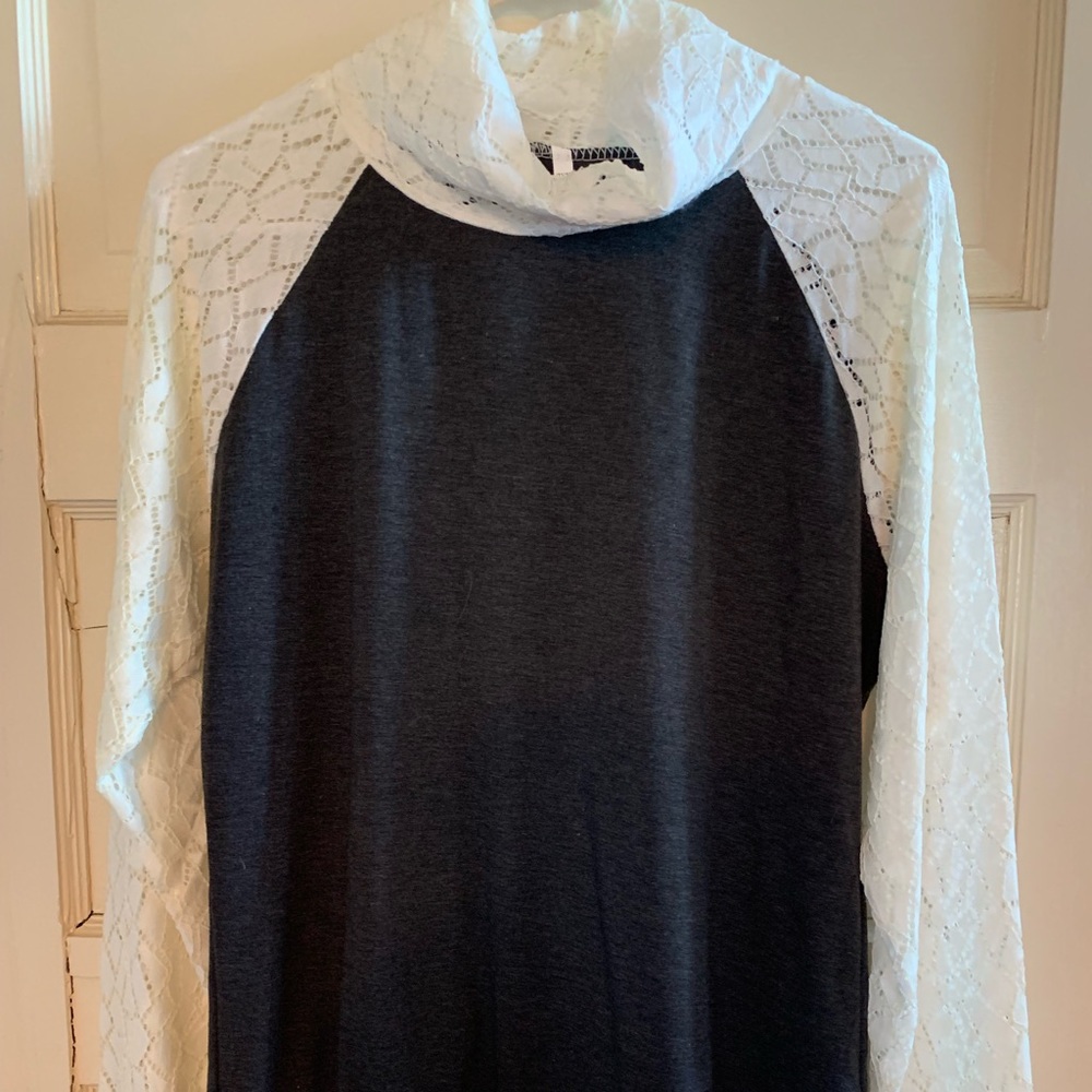 Light weight lace long sleeve